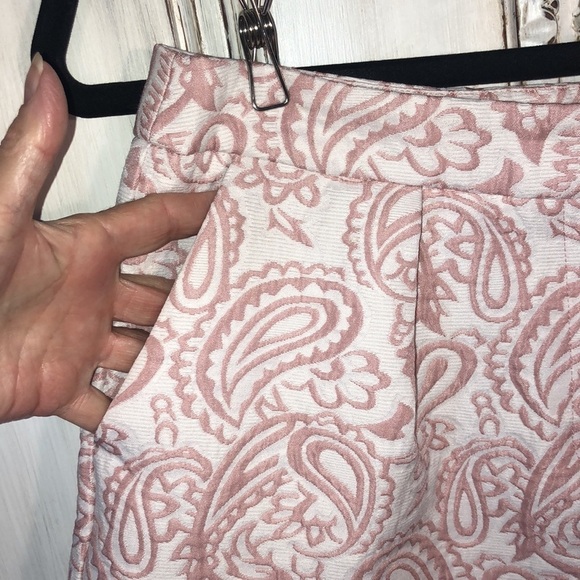 Victoria Beckham for Target Damask Print Pleated Front Dressy Shorts Size 4 - Picture 5 of 8